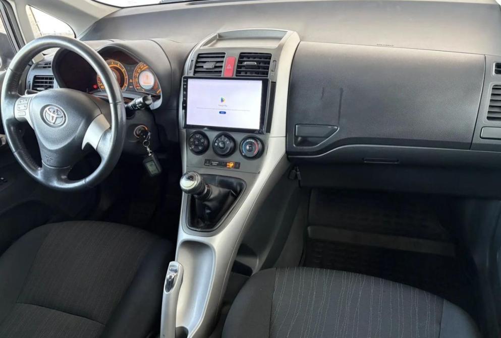 Toyota Auris I Киров  - изображение 11