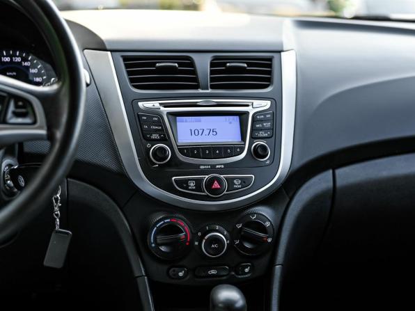 Hyundai Solaris I с пробегом 2013 года, цена 690 000 рублей, 214578 км, седан, Автокод Объявления