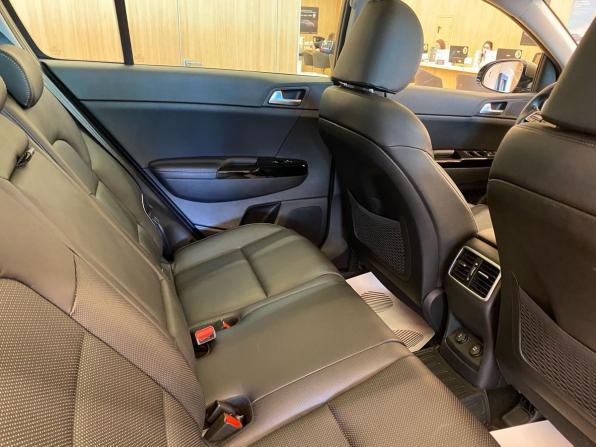 Kia Sportage IV Рестайлинг с пробегом 2018 года, цена 2 089 000 рублей, 182000 км, внедорожник, Автокод Объявления