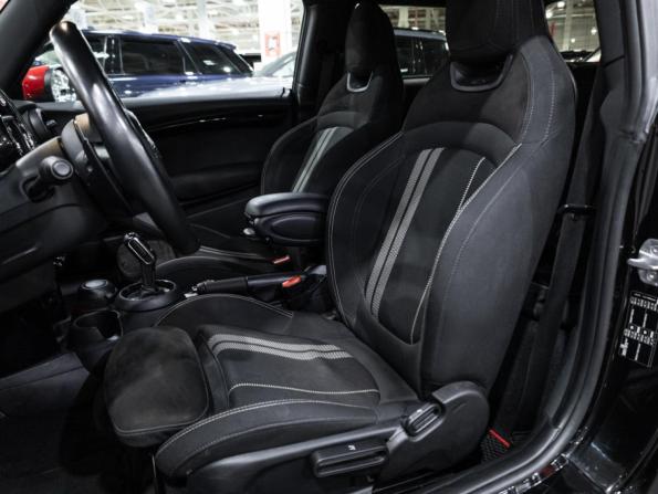 Mini Hatch III (F55/F56) Рестайлинг с пробегом 2019 года, цена 2 799 000 рублей, 54711 км, хэтчбек, Автокод Объявления