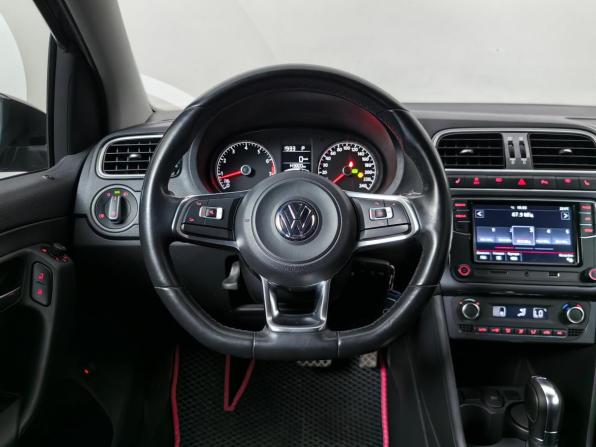 Volkswagen Polo V Рестайлинг с пробегом 2019 года, цена 1 345 000 рублей, 143676 км, седан, Автокод Объявления
