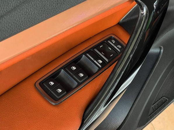Lada (ВАЗ) Vesta I Рестайлинг (NG) с пробегом 2025 года, цена 1 840 000 рублей, 14898 км, универсал, Автокод Объявления