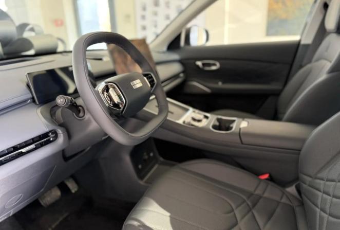 Новый Geely EX5 EM-i 2026 года, цена 3 974 990 рублей, внедорожник, Автокод Объявления