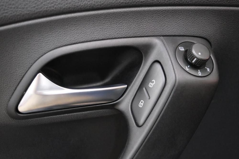 Volkswagen Polo V Рестайлинг Омск  - изображение 9