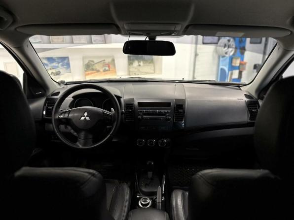 Mitsubishi Outlander II Рестайлинг с пробегом 2010 года, цена 1 230 000 рублей, 244280 км, внедорожник, Автокод Объявления