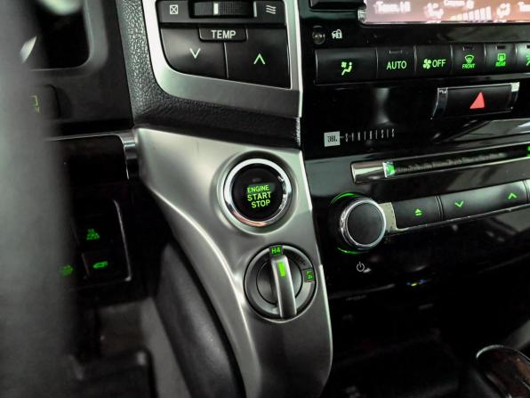 Toyota Land Cruiser 200 Series Рестайлинг 1 с пробегом 2014 года, цена 3 900 000 рублей, 299074 км, внедорожник, Автокод Объявления