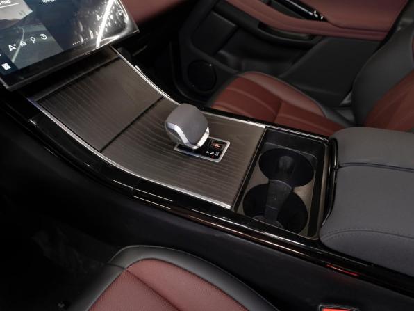 Land Rover Range Rover Evoque II Рестайлинг с пробегом 2025 года, цена 5 550 000 рублей, 50 км, внедорожник, Автокод Объявления