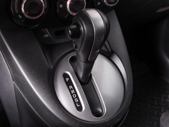 Mazda 2 II Рестайлинг (DE2) с пробегом 2012 года, цена 970 000 рублей, 100000 км, хэтчбек, Автокод Объявления