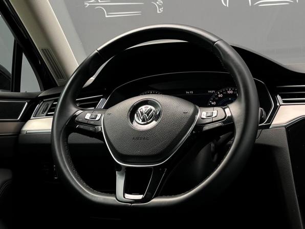 Volkswagen Passat B8 с пробегом 2019 года, цена 2 297 500 рублей, 100454 км, седан, Автокод Объявления