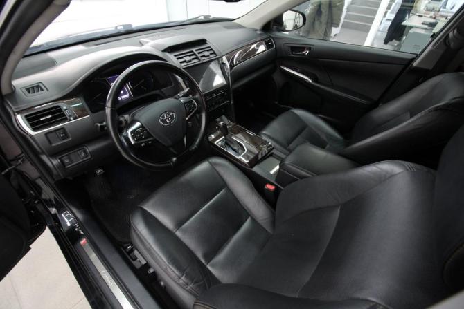 Toyota Camry VII (XV50) Рестайлинг 2 с пробегом 2018 года, цена 2 250 000 рублей, 210000 км, седан, Автокод Объявления