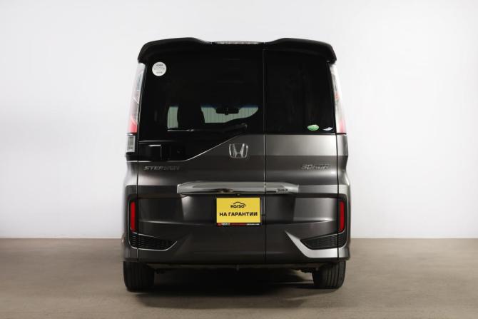 Honda Stepwgn V с пробегом 2015 года, цена 1 849 000 рублей, 130000 км, минивэн, Автокод Объявления