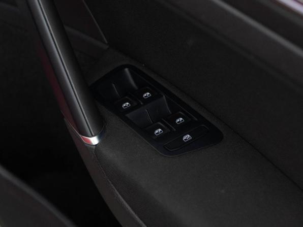 Volkswagen Golf VII Рестайлинг с пробегом 2019 года, цена 2 491 046 рублей, 103058 км, универсал, Автокод Объявления