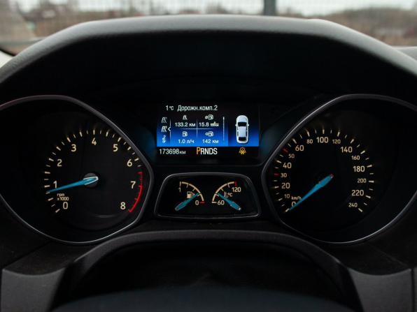 Ford Focus III Рестайлинг с пробегом 2016 года, цена 940 000 рублей, 173698 км, хэтчбек, Автокод Объявления