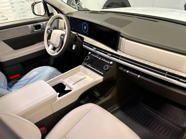 Hyundai Santa Fe V (MX5) с пробегом 2024 года, цена 6 250 000 рублей, 4200 км, внедорожник, Автокод Объявления
