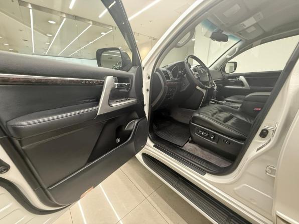 Toyota Land Cruiser 200 Series Рестайлинг 1 с пробегом 2015 года, цена 4 200 000 рублей, 172450 км, внедорожник, Автокод Объявления
