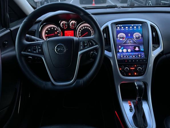 Opel Astra J Рестайлинг с пробегом 2013 года, цена 820 000 рублей, 192542 км, хэтчбек, Автокод Объявления