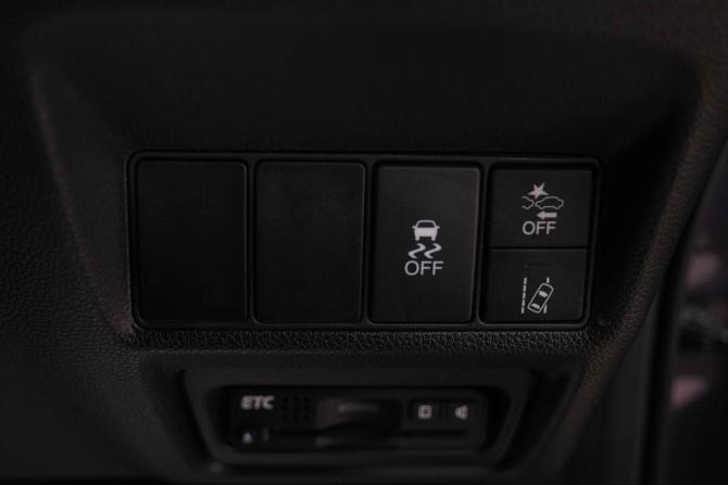 Honda Stepwgn V с пробегом 2015 года, цена 1 799 000 рублей, 132723 км, минивэн, Автокод Объявления