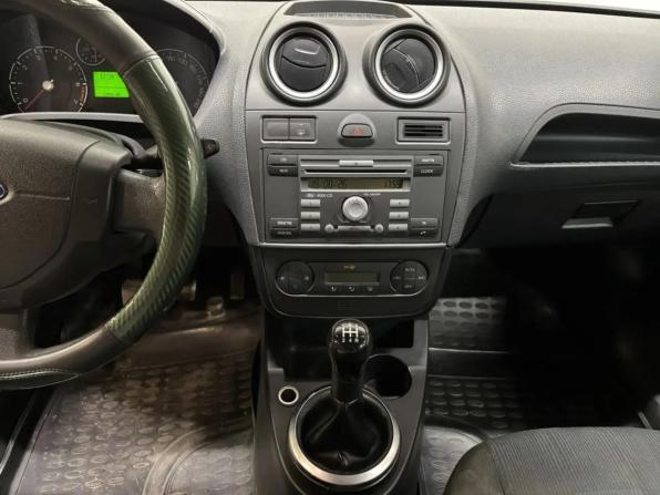 Ford Fiesta Mk5 с пробегом 2007 года, цена 377 000 рублей, 218000 км, хэтчбек, Автокод Объявления