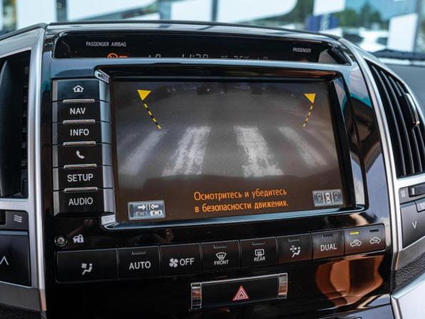 Toyota Land Cruiser 200 Series Рестайлинг 1 с пробегом 2014 года, цена 4 399 000 рублей, 330980 км, внедорожник, Автокод Объявления