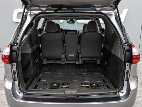 Toyota Sienna III Рестайлинг 2 с пробегом 2017 года, цена 3 170 000 рублей, 258172 км, минивэн, Автокод Объявления