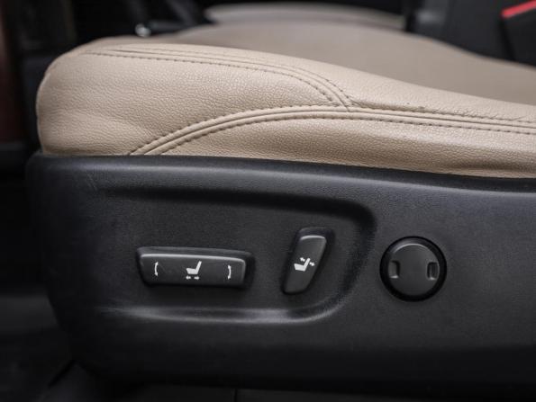 Toyota Land Cruiser Prado 150 Series Рестайлинг 1 с пробегом 2014 года, цена 3 399 000 рублей, 186949 км, внедорожник, Автокод Объявления