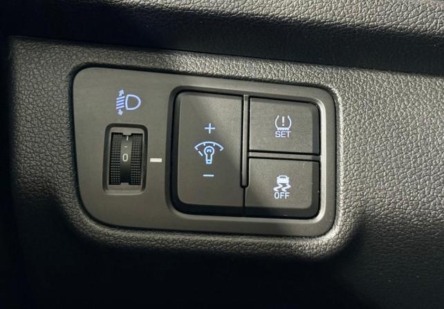 Hyundai Solaris II с пробегом 2017 года, цена 1 346 000 рублей, 120120 км, седан, Автокод Объявления