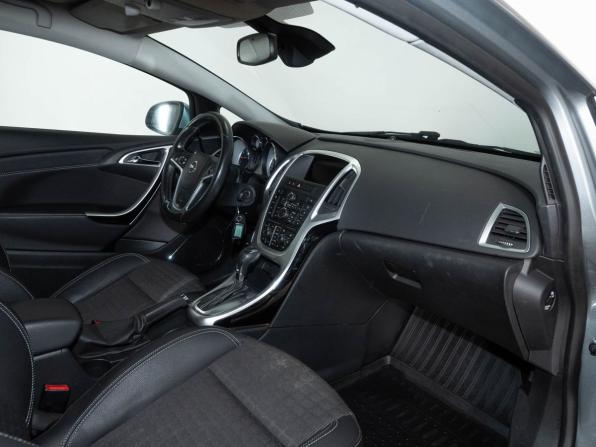 Opel Astra J Рестайлинг с пробегом 2013 года, цена 830 000 рублей, 215620 км, хэтчбек, Автокод Объявления