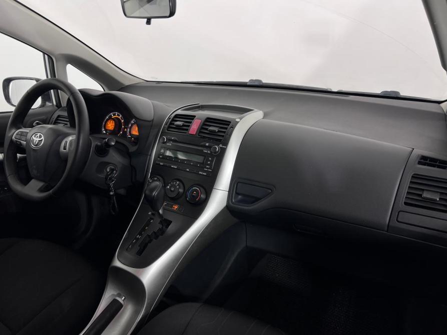 Toyota Auris I Рестайлинг Ростов-на-Дону  - изображение 10