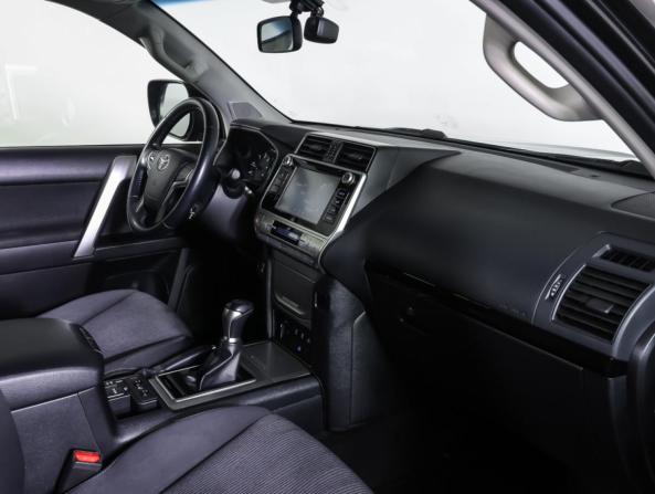 Toyota Land Cruiser Prado 150 Series Рестайлинг 2 с пробегом 2018 года, цена 4 645 000 рублей, 109318 км, внедорожник, Автокод Объявления