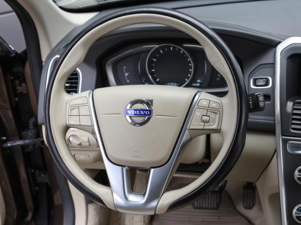 Volvo XC60 I Рестайлинг с пробегом 2015 года, цена 2 098 000 рублей, 269372 км, внедорожник, Автокод Объявления