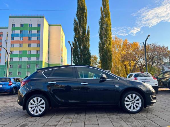 Opel Astra J Рестайлинг с пробегом 2012 года, цена 885 000 рублей, 116485 км, хэтчбек, Автокод Объявления