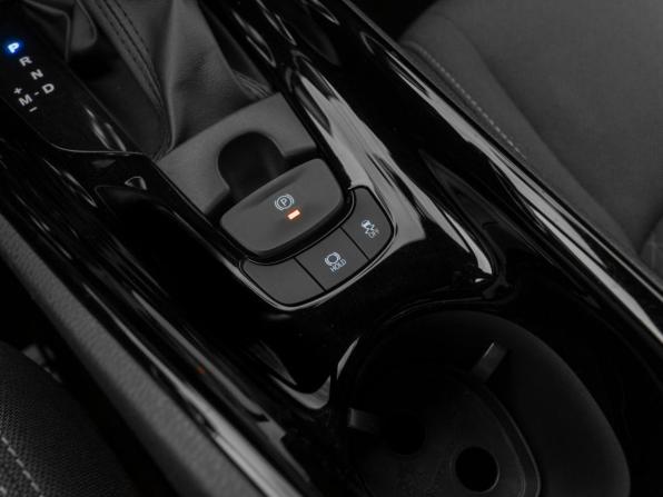 Toyota C-HR I Рестайлинг с пробегом 2021 года, цена 2 580 000 рублей, 66602 км, внедорожник, Автокод Объявления