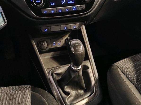 Hyundai Solaris II с пробегом 2017 года, цена 1 189 000 рублей, 59677 км, седан, Автокод Объявления