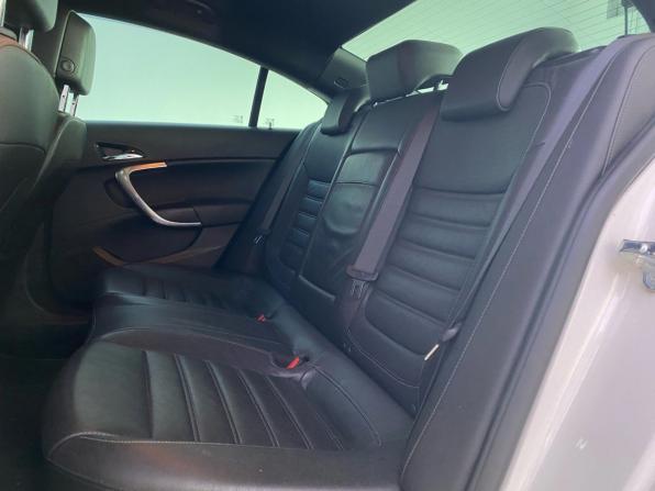 Opel Insignia I с пробегом 2013 года, цена 900 000 рублей, 176580 км, седан, Автокод Объявления