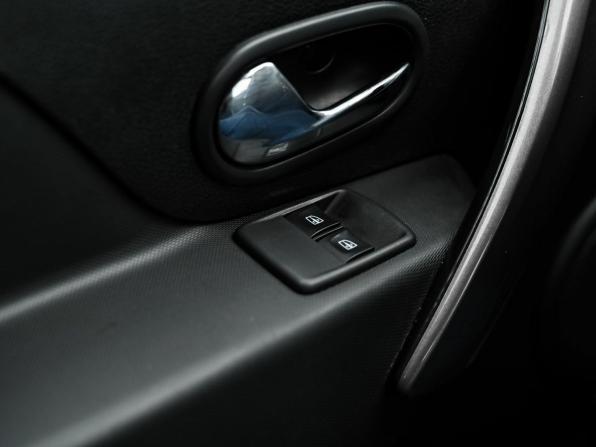 Renault Sandero II Рестайлинг с пробегом 2020 года, цена 995 000 рублей, 122479 км, хэтчбек, Автокод Объявления
