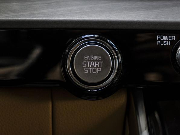 Kia Carnival IV с пробегом 2021 года, цена 4 200 000 рублей, 131198 км, минивэн, Автокод Объявления