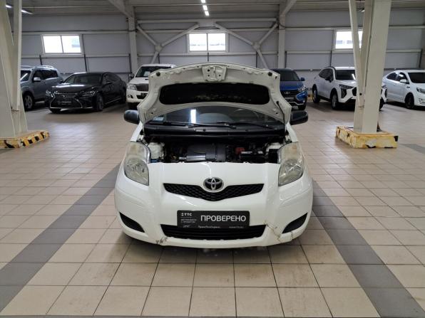 Toyota Yaris II с пробегом 2009 года, цена 375 000 рублей, 179498 км, хэтчбек, Автокод Объявления