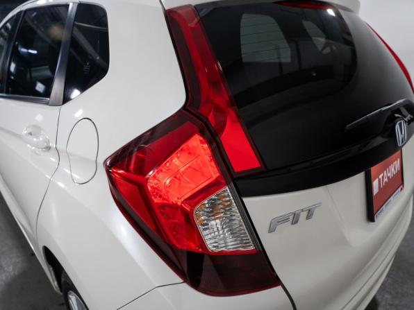 Honda Fit III Рестайлинг с пробегом 2017 года, цена 1 050 000 рублей, 146820 км, хэтчбек, Автокод Объявления