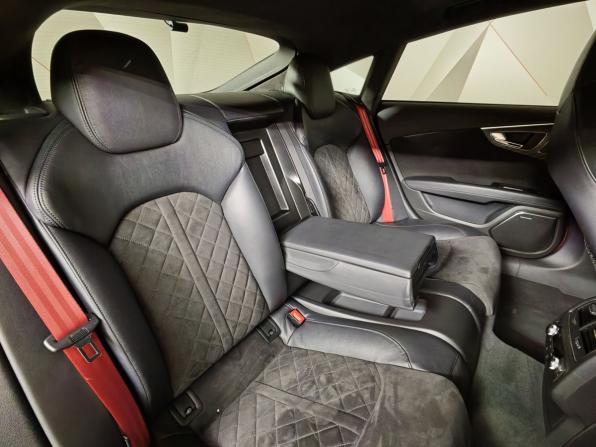 Audi RS 7 I (4G) Рестайлинг с пробегом 2017 года, цена 5 500 000 рублей, 66427 км, лифтбек, Автокод Объявления