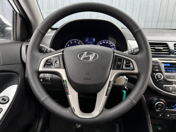 Hyundai Solaris I Рестайлинг с пробегом 2015 года, цена 749 000 рублей, 132800 км, хэтчбек, Автокод Объявления