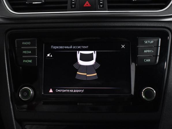 Skoda Rapid I Рестайлинг с пробегом 2017 года, цена 900 000 рублей, 220271 км, лифтбек, Автокод Объявления