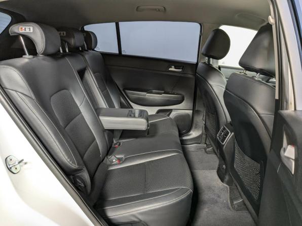 Kia Sportage IV Рестайлинг с пробегом 2018 года, цена 2 105 500 рублей, 99000 км, внедорожник, Автокод Объявления