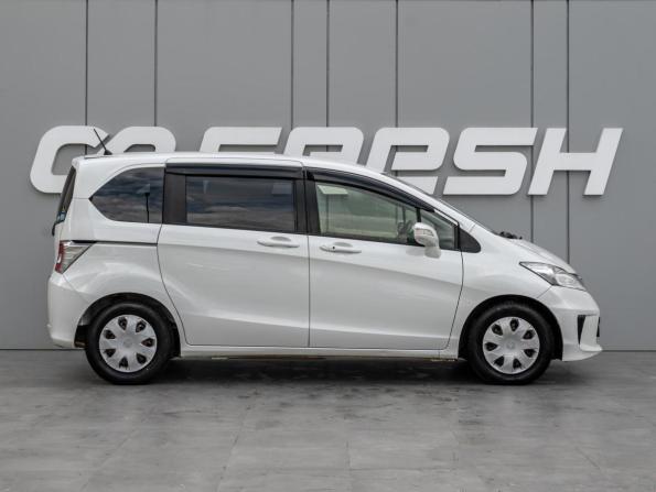 Honda Freed I Рестайлинг 2 с пробегом 2015 года, цена 1 230 000 рублей, 179009 км, компактвэн, Автокод Объявления