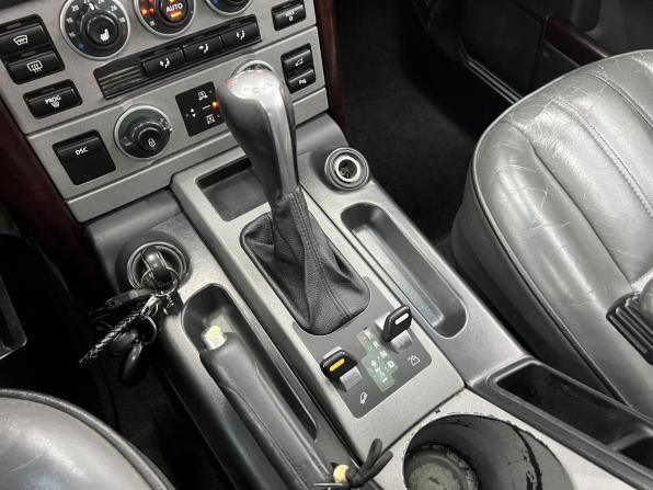 Land Rover Range Rover III Рестайлинг с пробегом 2005 года, цена 979 000 рублей, 301089 км, внедорожник, Автокод Объявления