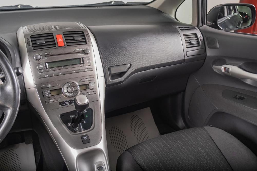 Toyota Auris I Томск  - изображение 12