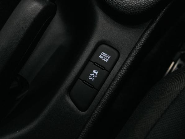 Toyota Yaris IV с пробегом 2020 года, цена 1 500 000 рублей, 37225 км, хэтчбек, Автокод Объявления