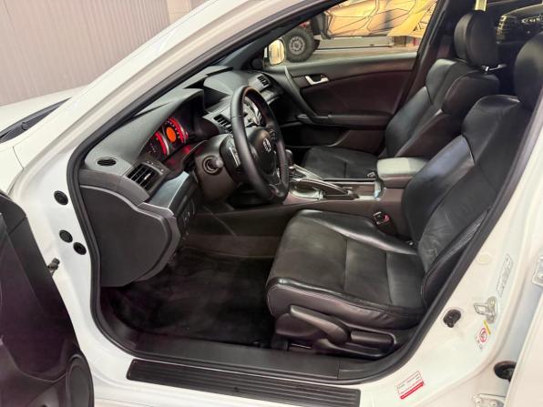 Honda Accord VIII Рестайлинг с пробегом 2012 года, цена 1 660 000 рублей, 206123 км, седан, Автокод Объявления