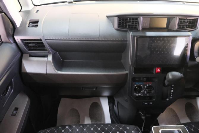 Toyota Roomy I Рестайлинг с пробегом 2021 года, цена 1 299 000 рублей, 92000 км, микровэн, Автокод Объявления