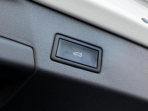Volkswagen ID.6 с пробегом 2022 года, цена 3 600 000 рублей, 36544 км, внедорожник, Автокод Объявления