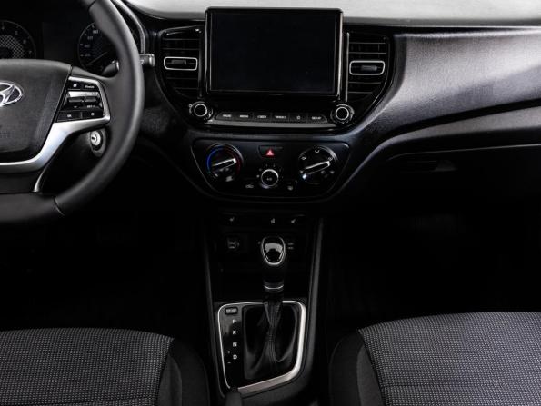 Hyundai Solaris II Рестайлинг с пробегом 2021 года, цена 1 533 510 рублей, 55143 км, седан, Автокод Объявления